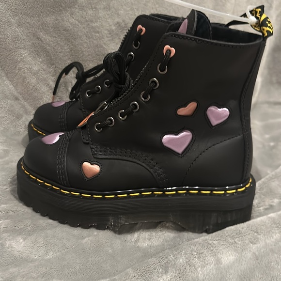 Dr. Martens Sinclair heart - Picture 3 of 6